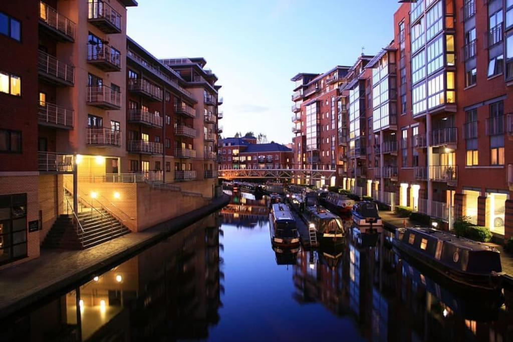 Entire Flat, 2 Bedroom & 2 Bathrooms In Birmingham Extérieur photo
